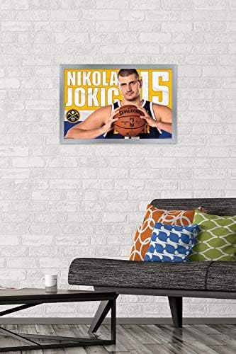 Плакат на стената Trends International NBA Денвър Нъгетс - Никола Йокич 19, 22,375 x 34, версия без рамка